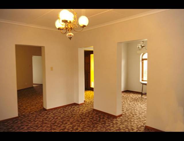 4 BEDROOM HOUSE FOR SALE IN WEST BANK
